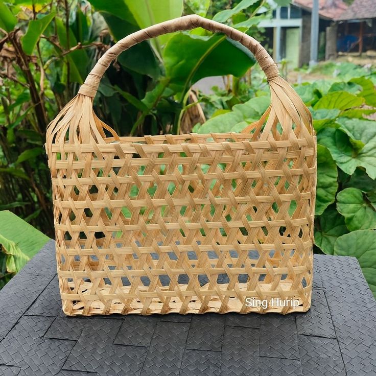 Tas Anyaman Bambu